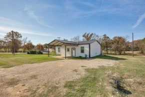 Lake Fork Cabin with Community Pool and Boat Launch
